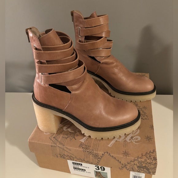 Free People Jesse Cutout Boots Sz 39 - Picture 2 of 8